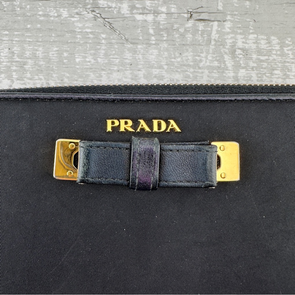 AUTHENTIC Prada Zip Around wallet. Bow details. Black. - Picture 16 of 16